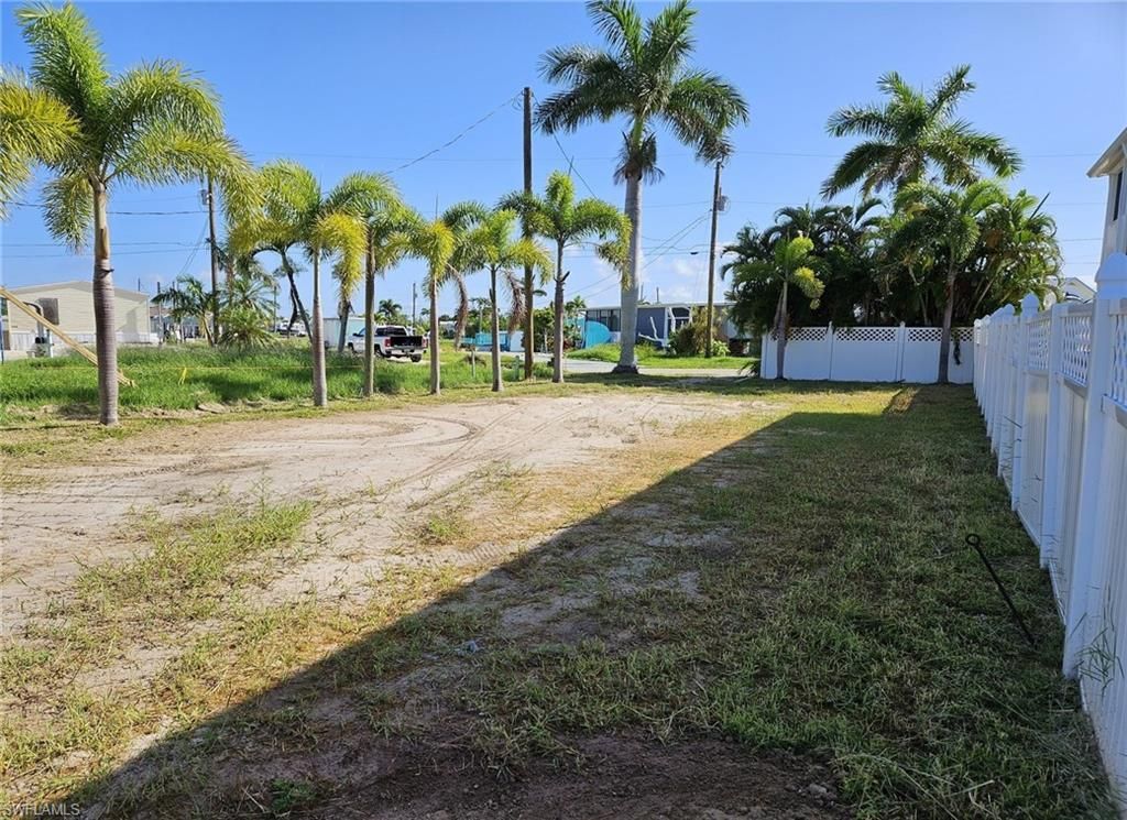 3883 Coconut Dr, Saint James City, FL 33956 Photo