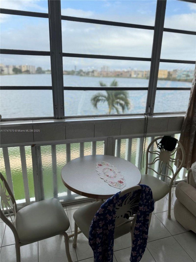 18555 NE 14th Ave, Unit 618, Miami, FL 33179 Photo