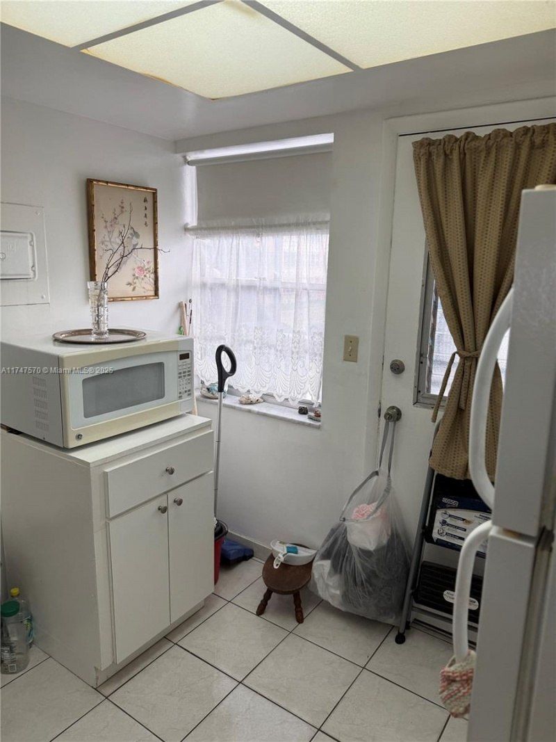 18555 NE 14th Ave, Unit 618, Miami, FL 33179 Photo