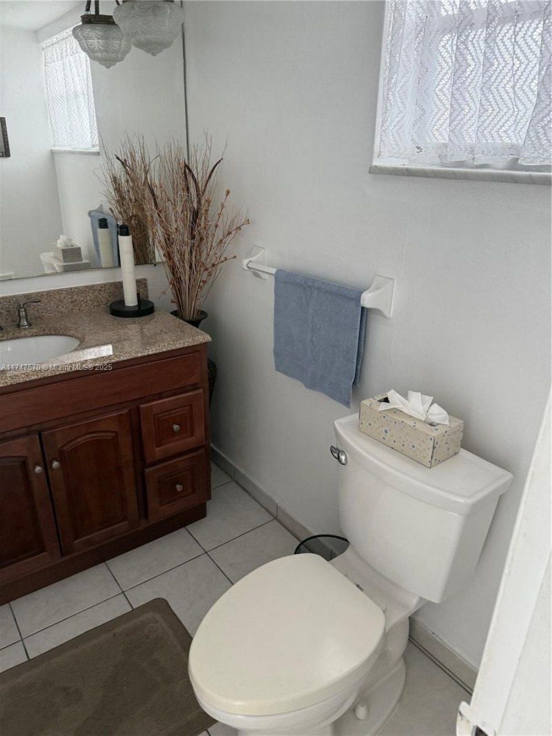 18555 NE 14th Ave, Unit 618, Miami, FL 33179 Photo