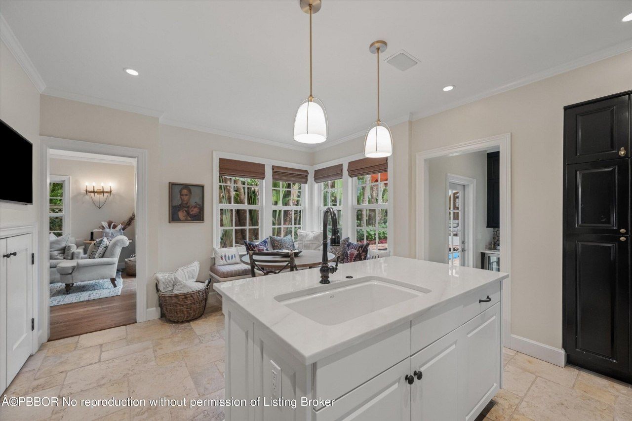 2411 Aravale Road, West Palm Beach, FL 33401 Photo