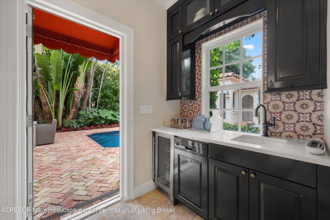 2411 Aravale Road, West Palm Beach, FL 33401 Photo