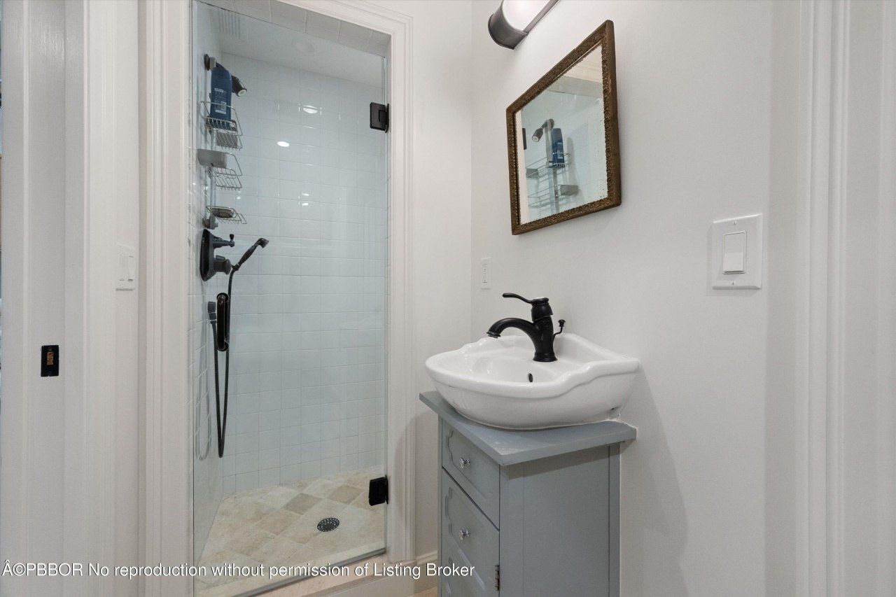 2411 Aravale Road, West Palm Beach, FL 33401 Photo