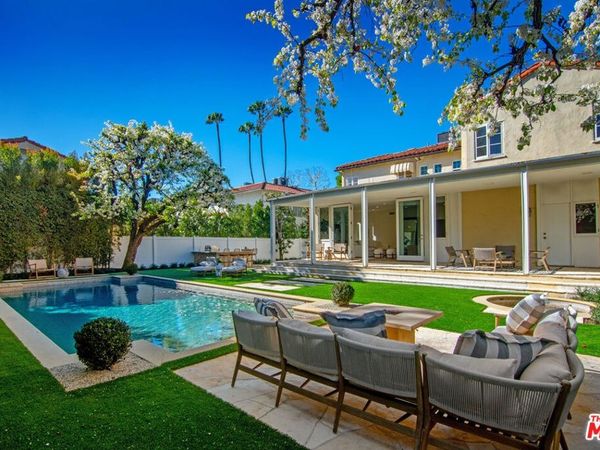 166 S McCadden Place, Los Angeles, CA 90004