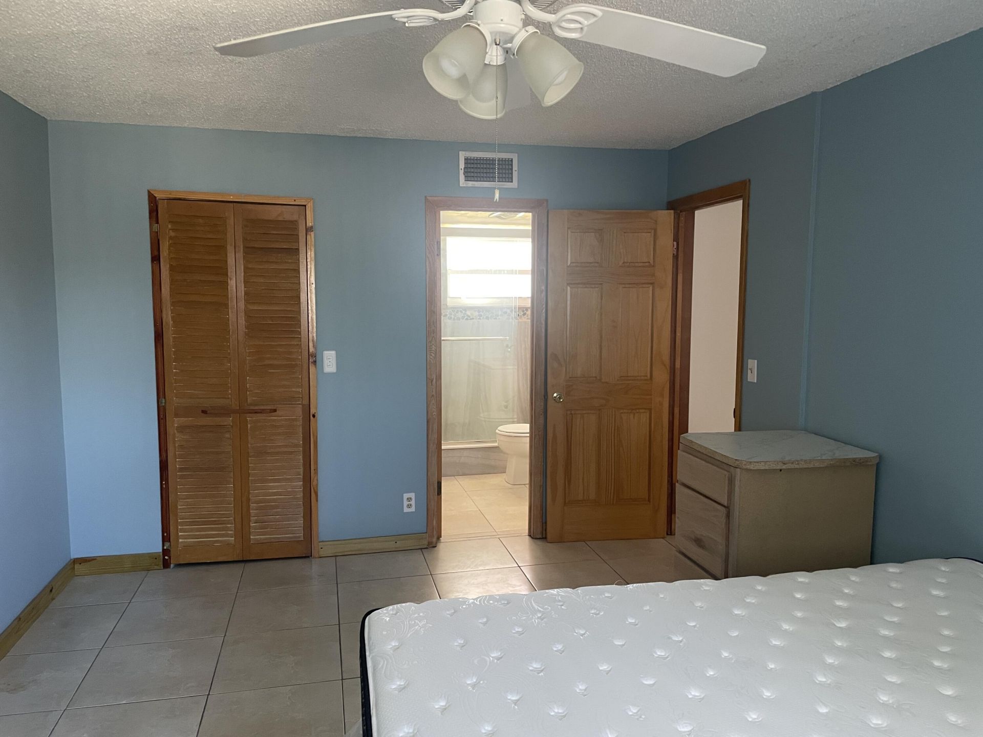 225 Bonnie Boulevard, Unit 211, Palm Springs, FL 33461 Photo