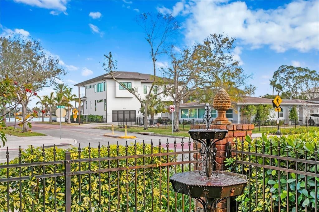 101 30th Avenue N, Saint Petersburg, FL 33704 Photo