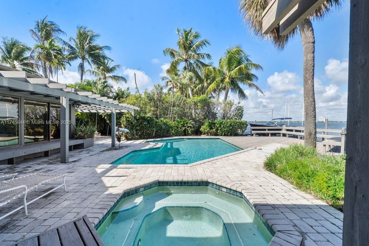 765 N Shore Dr, Miami Beach, FL 33141 Photo