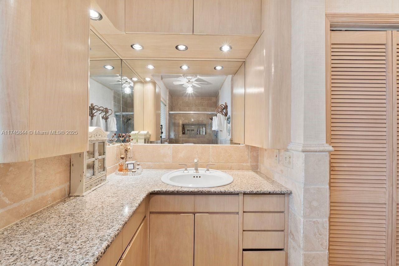 765 N Shore Dr, Miami Beach, FL 33141 Photo