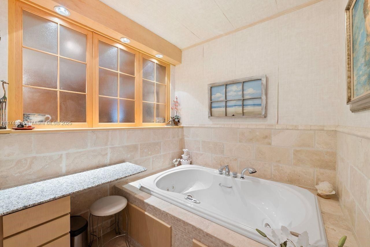 765 N Shore Dr, Miami Beach, FL 33141 Photo