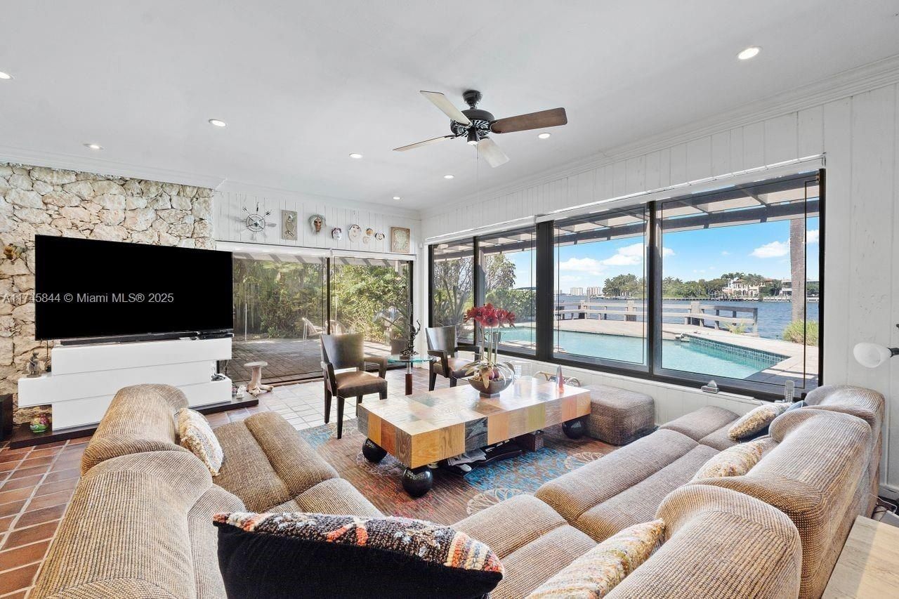 765 N Shore Dr, Miami Beach, FL 33141 Photo