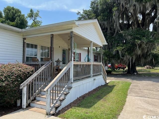 240 Amber Ln. Photo 4