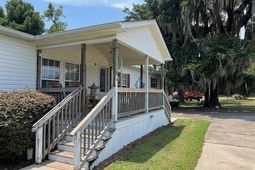 240 Amber Ln. photo 4