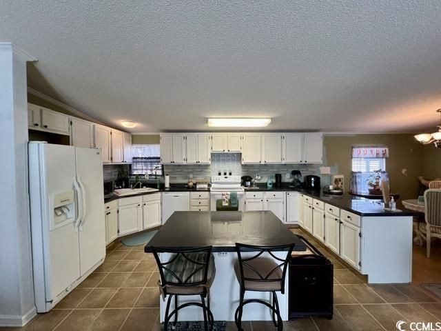 240 Amber Ln. Photo 5