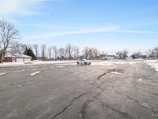 25 Lake Avenue, Lyndonville, NY 14098