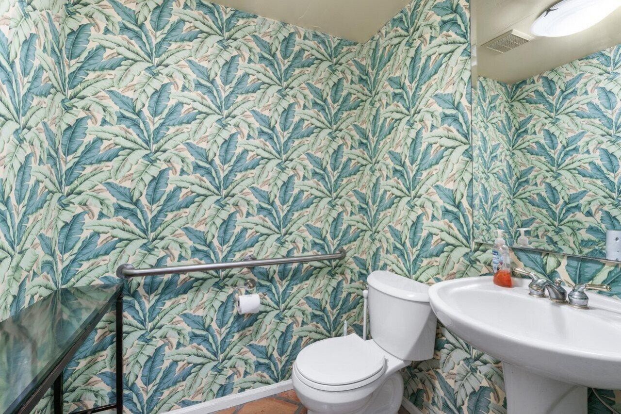 400 Executive Center Drive, Unit 209, West Palm Beach, FL 33401 Photo