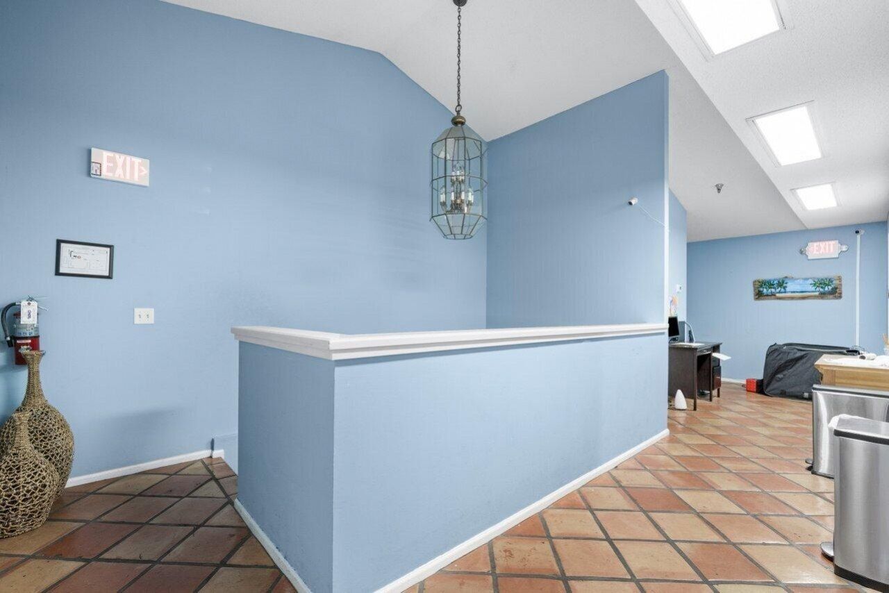 400 Executive Center Drive, Unit 209, West Palm Beach, FL 33401 Photo