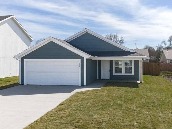 908 2nd Street, Perry, KS 66073