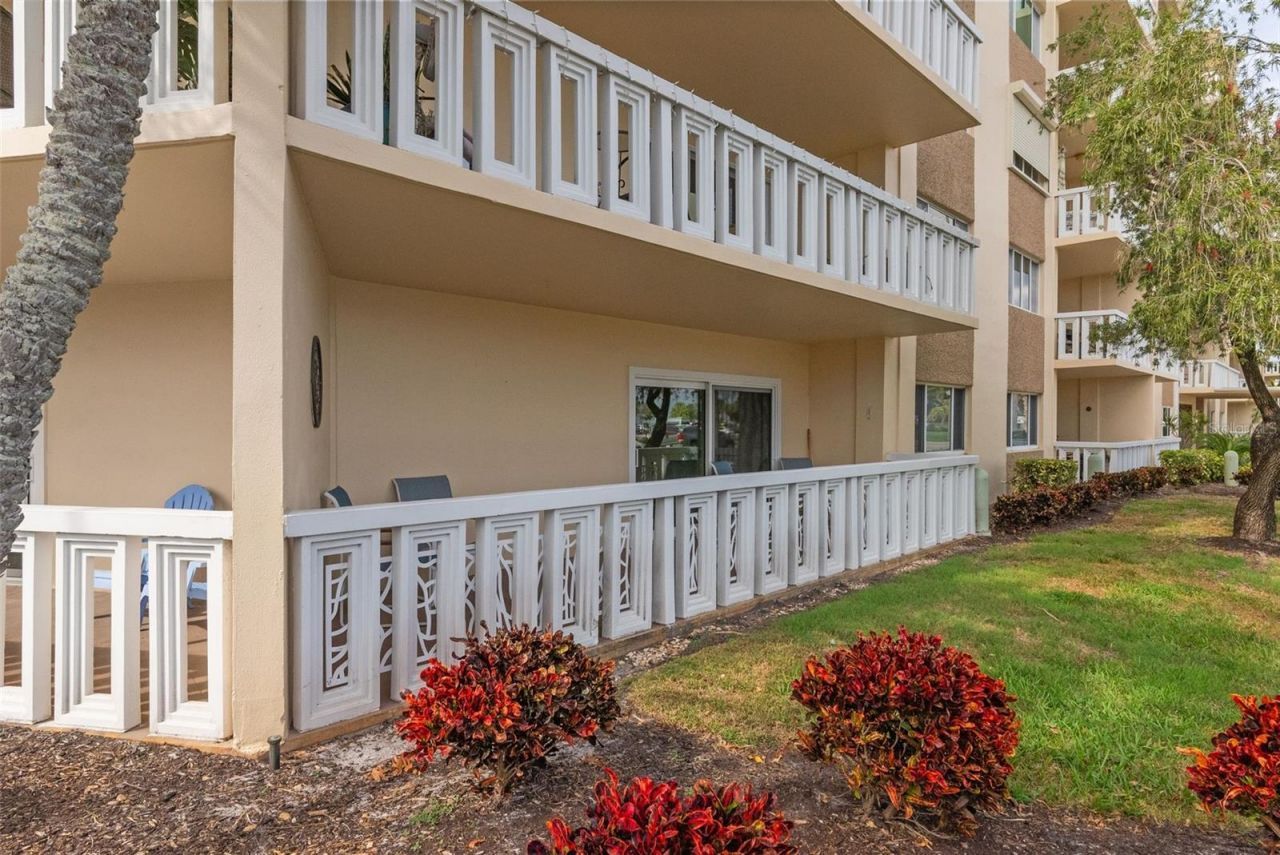 1200 N Shore Drive Ne, Unit 102, Saint Petersburg, FL 33701 Photo