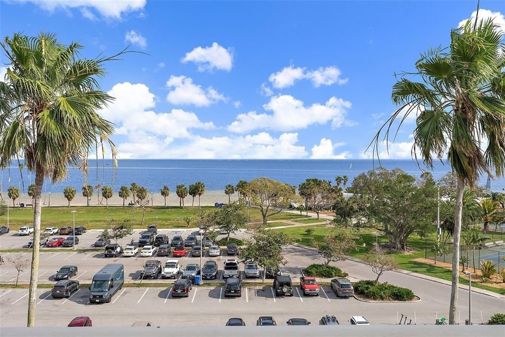 1200 N Shore Drive Ne, Unit 102, Saint Petersburg, FL 33701 Photo