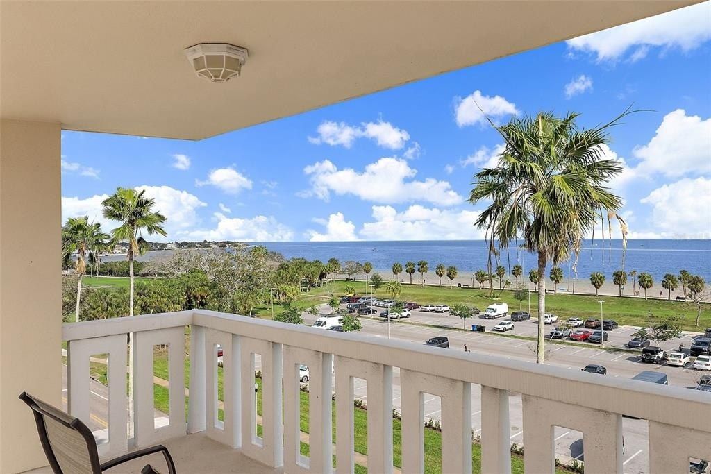 1200 N Shore Drive Ne, Unit 102, Saint Petersburg, FL 33701 Photo