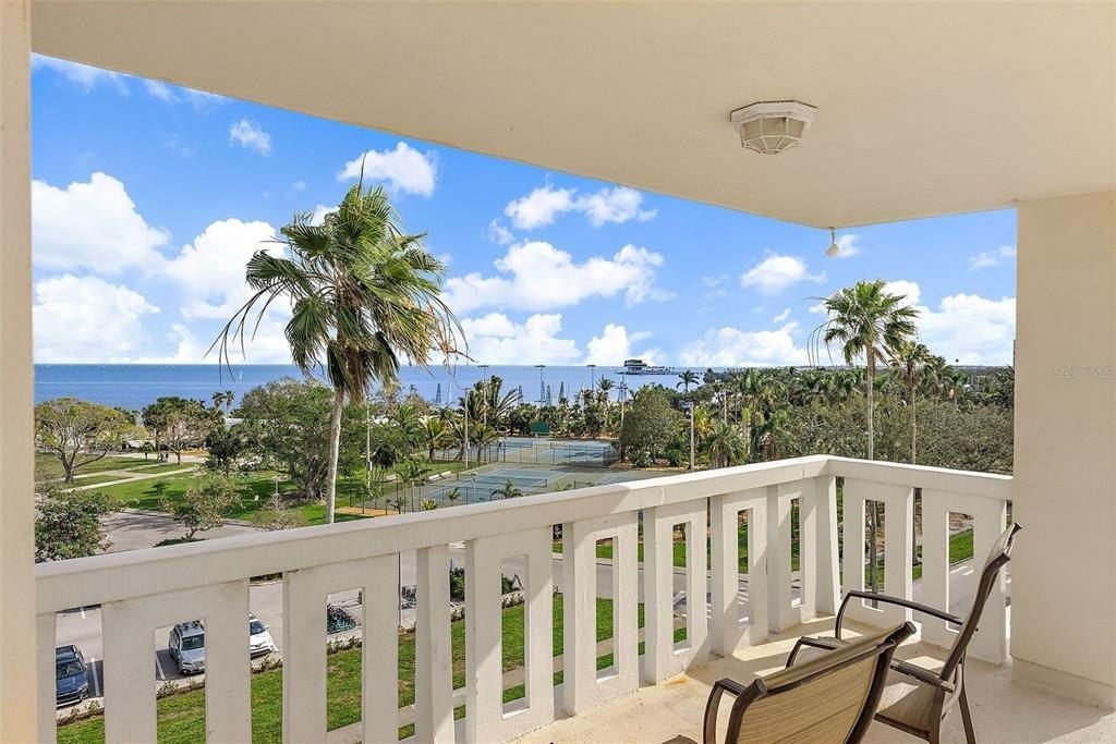 1200 N Shore Drive Ne, Unit 102, Saint Petersburg, FL 33701 Photo