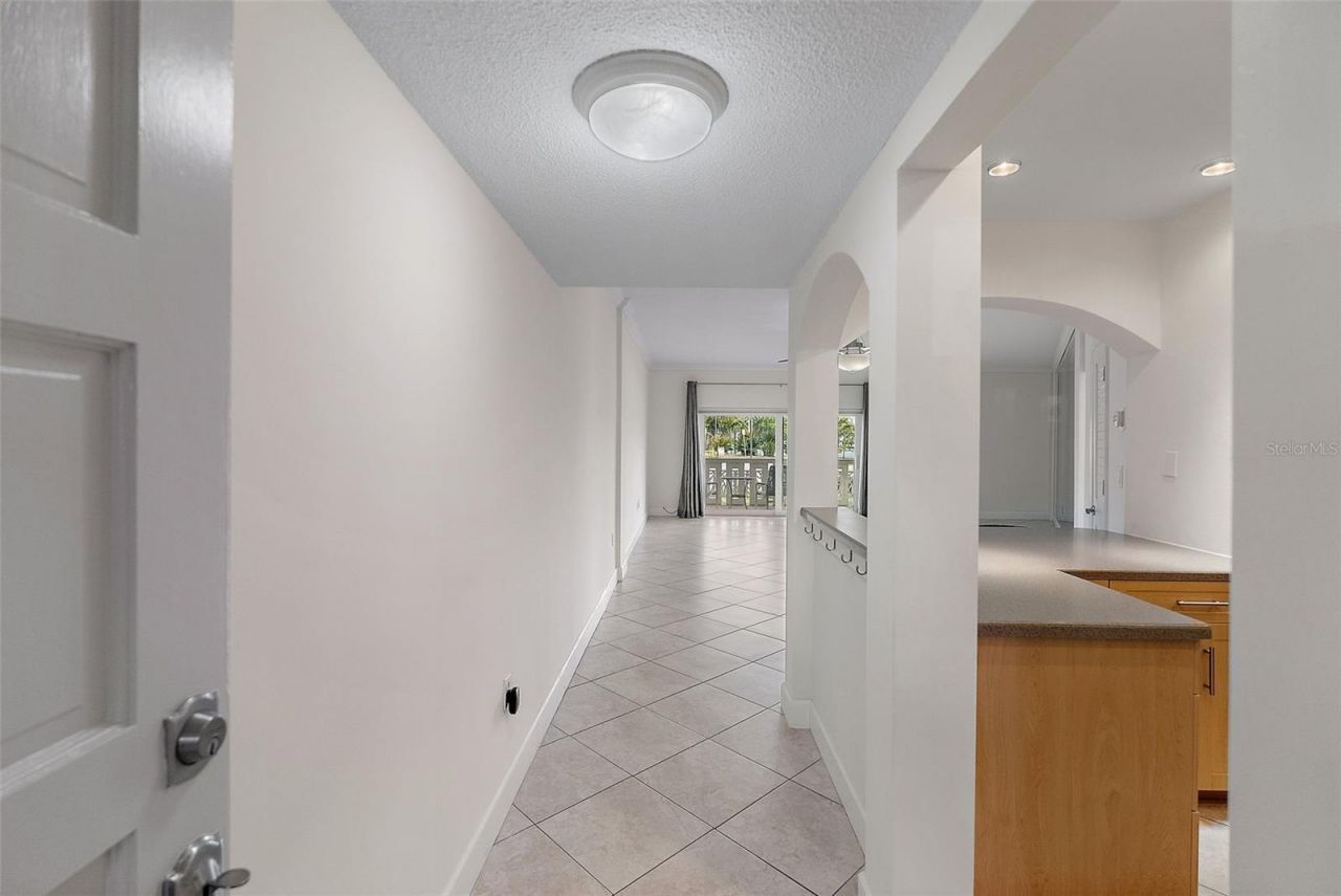 1200 N Shore Drive Ne, Unit 102, Saint Petersburg, FL 33701 Photo