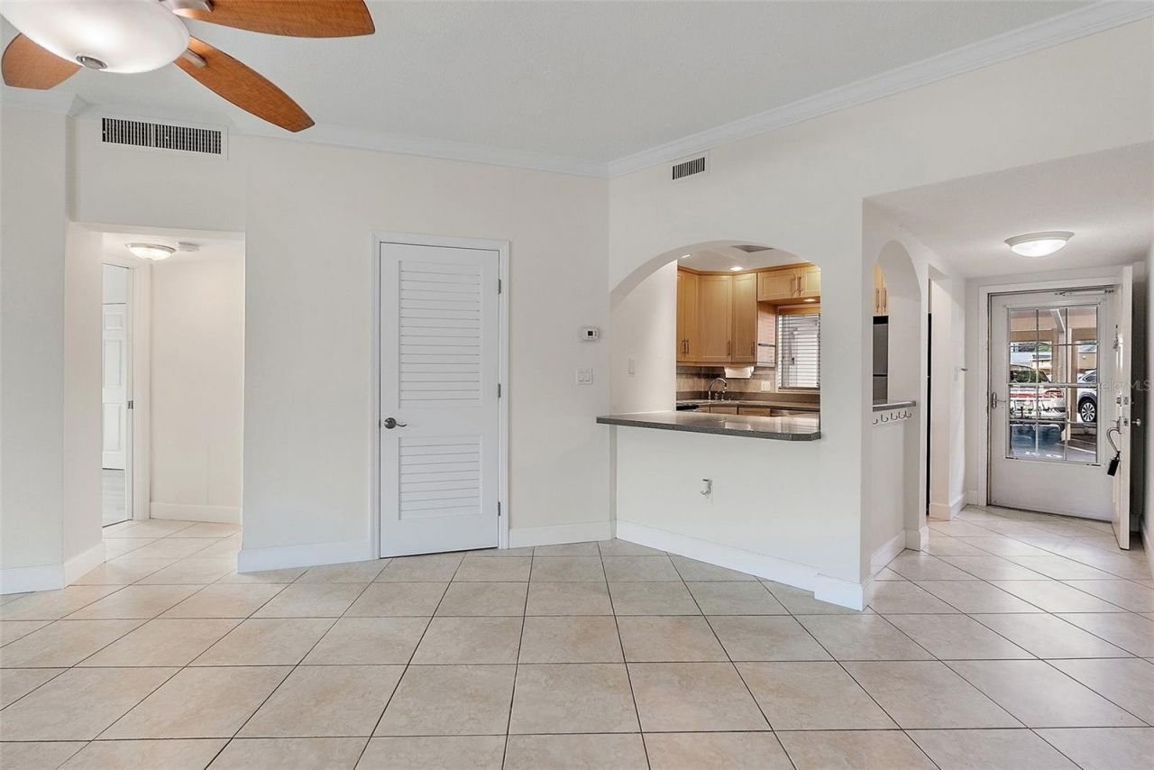 1200 N Shore Drive Ne, Unit 102, Saint Petersburg, FL 33701 Photo