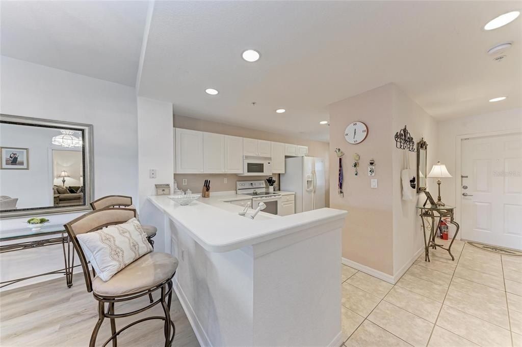 6326 Grand Oak Circle, Unit 203, Bradenton, FL 34203 Photo