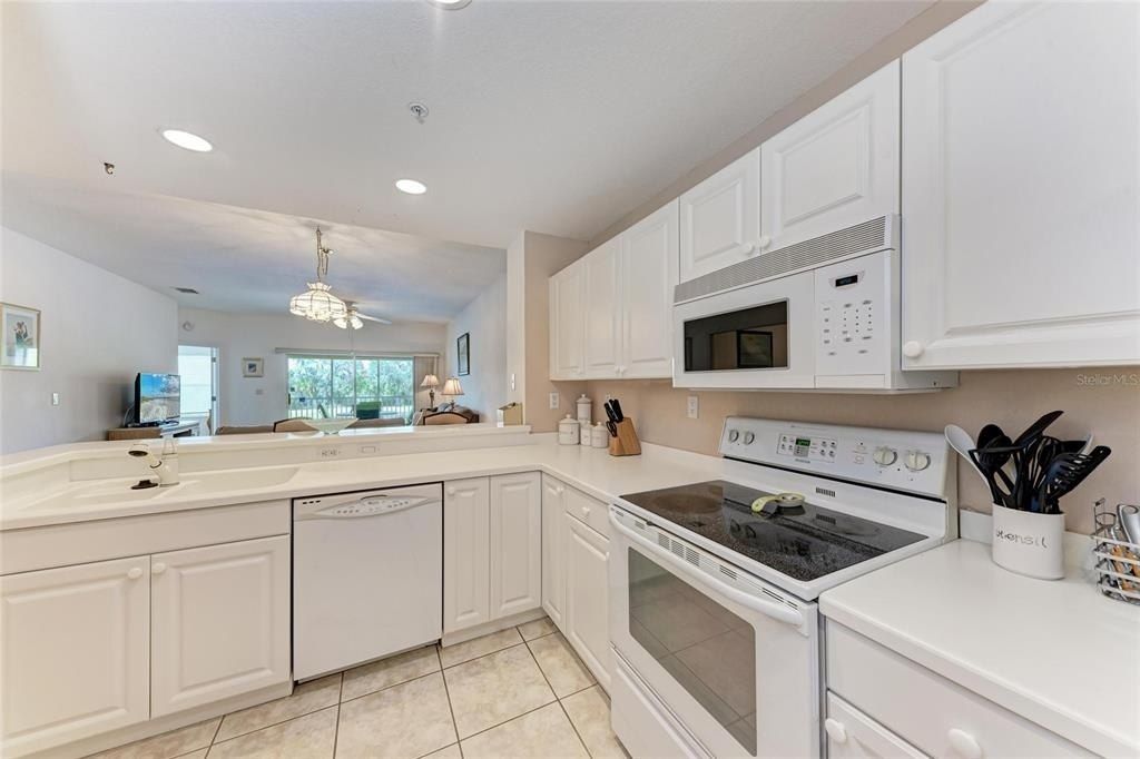 6326 Grand Oak Circle, Unit 203, Bradenton, FL 34203 Photo