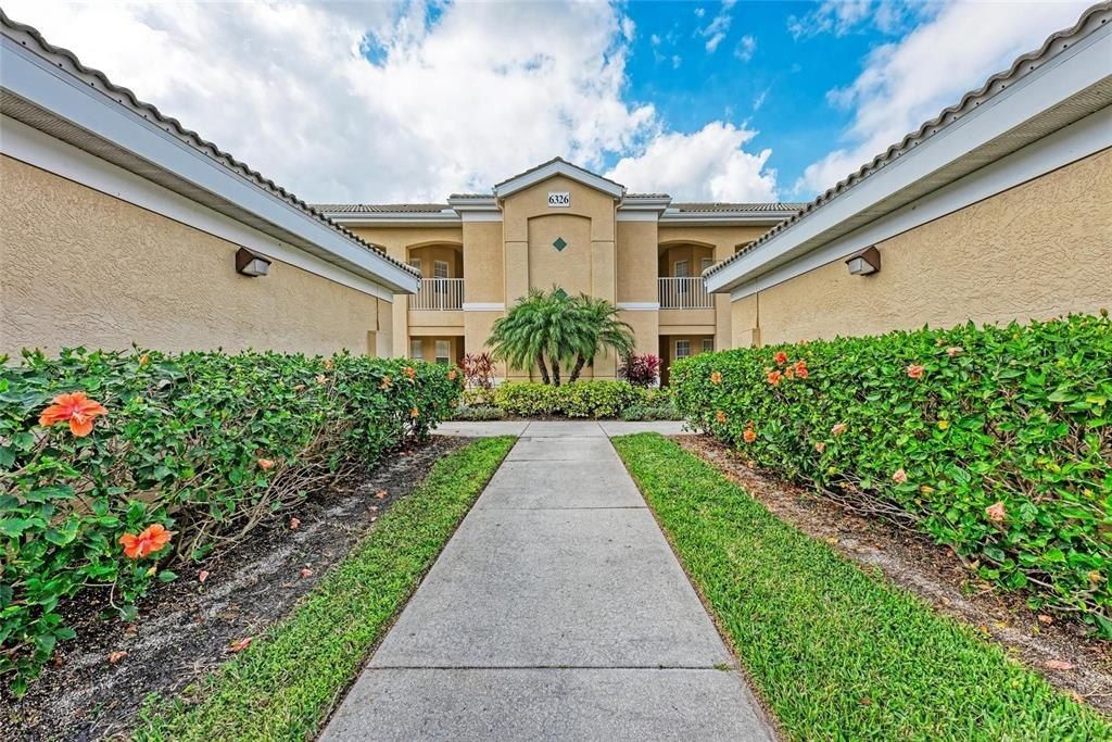 6326 Grand Oak Circle, Unit 203, Bradenton, FL 34203 Photo