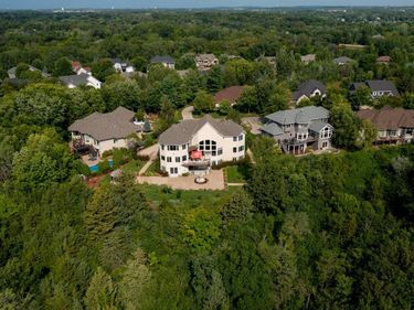 19115 Vogel Farm Trail, Eden Prairie, MN 55347