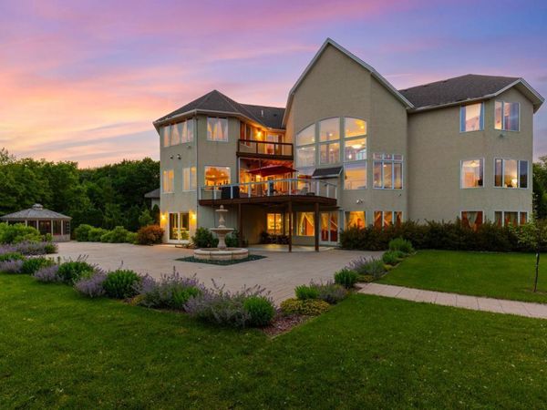 19115 Vogel Farm Trail, Eden Prairie, MN 55347