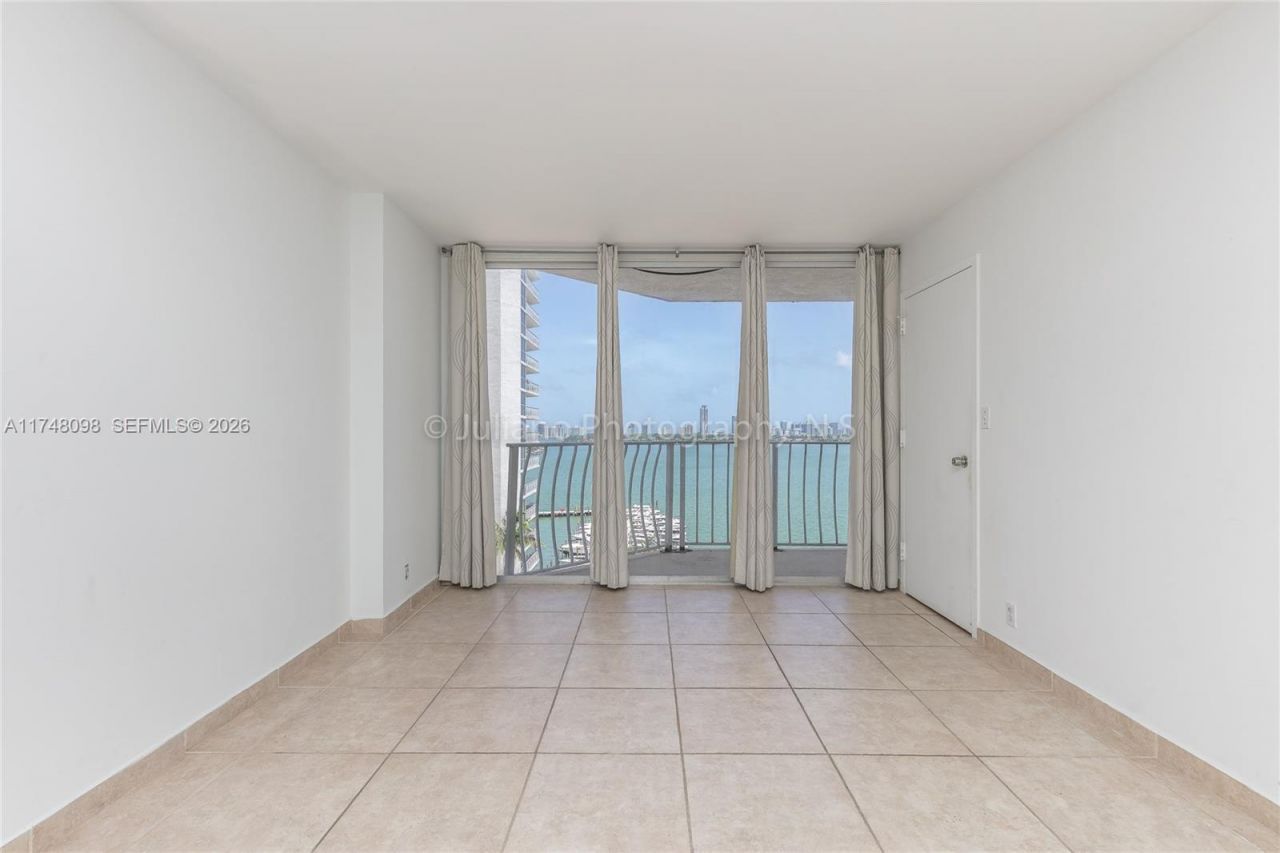 7601 E Treasure Dr, Unit 1108, North Bay Village, FL 33141 Photo