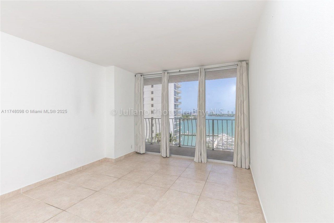 7601 E Treasure Dr, Unit 1108, North Bay Village, FL 33141 Photo