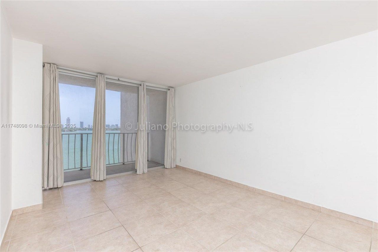 7601 E Treasure Dr, Unit 1108, North Bay Village, FL 33141 Photo