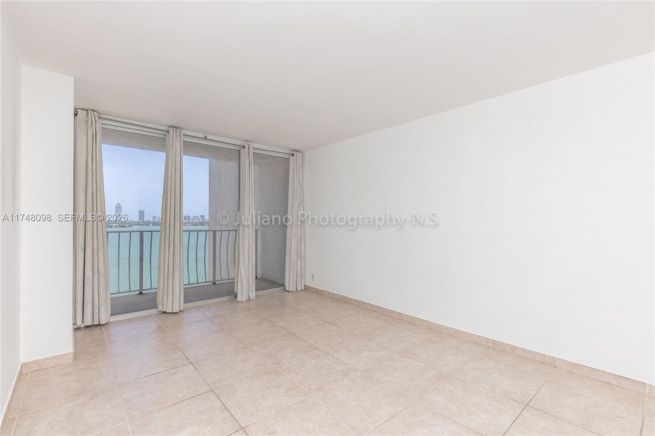 7601 E Treasure Dr, Unit 1108, North Bay Village, FL 33141 Photo