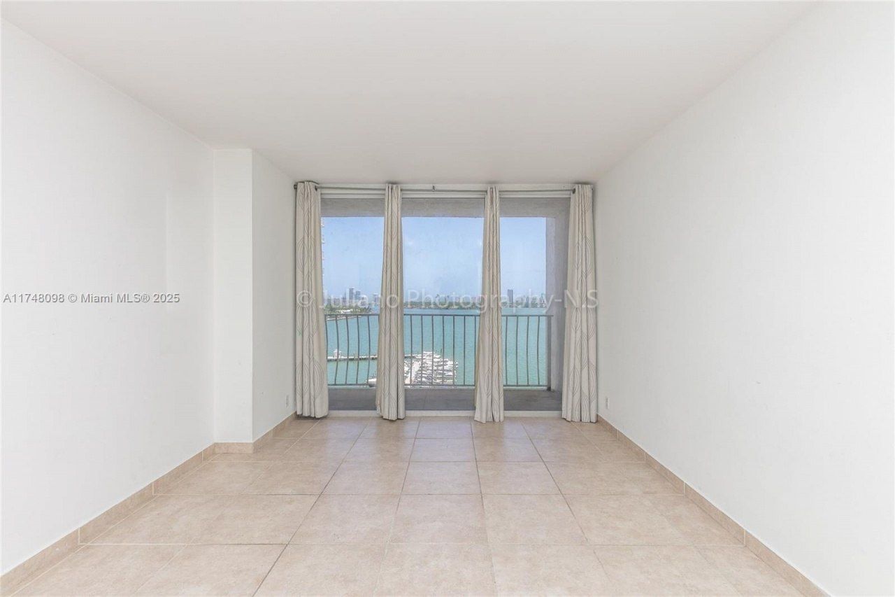 7601 E Treasure Dr, Unit 1108, North Bay Village, FL 33141 Photo