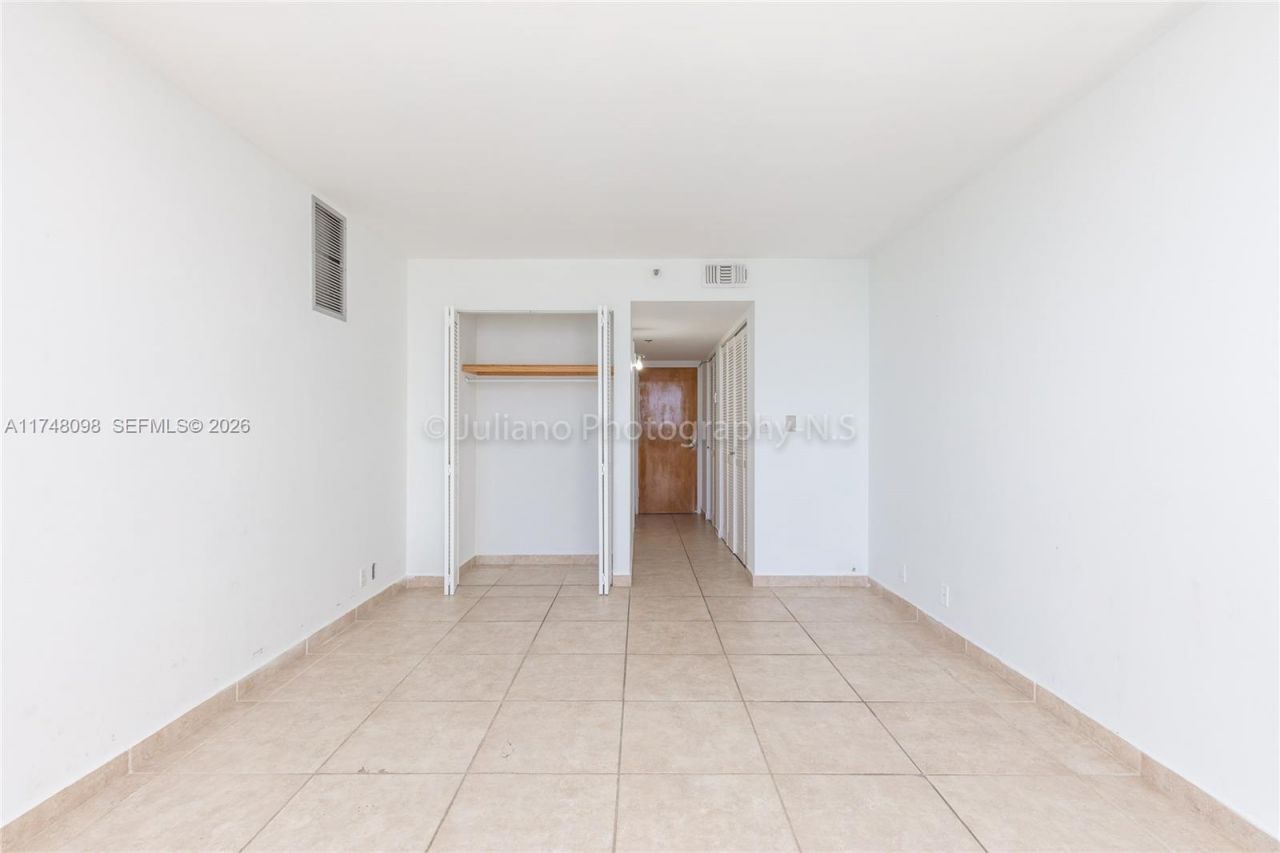 7601 E Treasure Dr, Unit 1108, North Bay Village, FL 33141 Photo