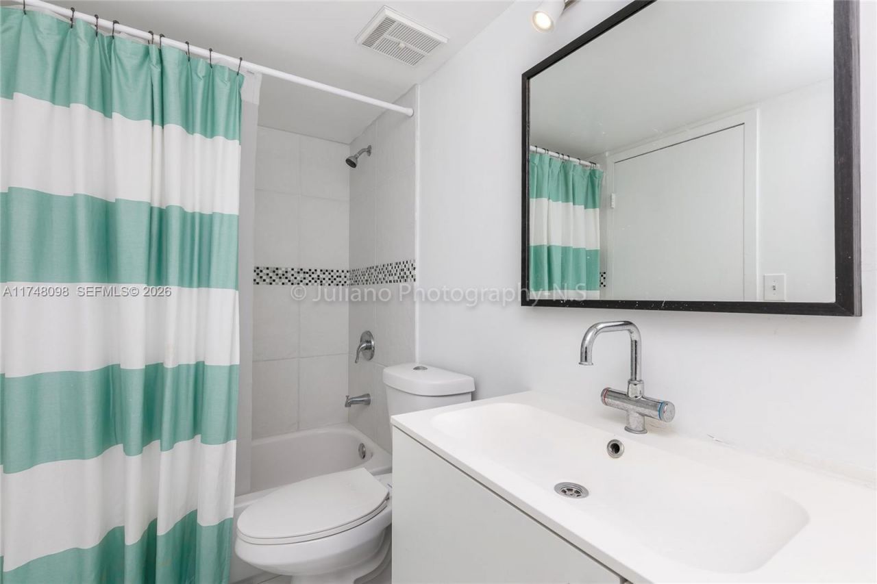 7601 E Treasure Dr, Unit 1108, North Bay Village, FL 33141 Photo