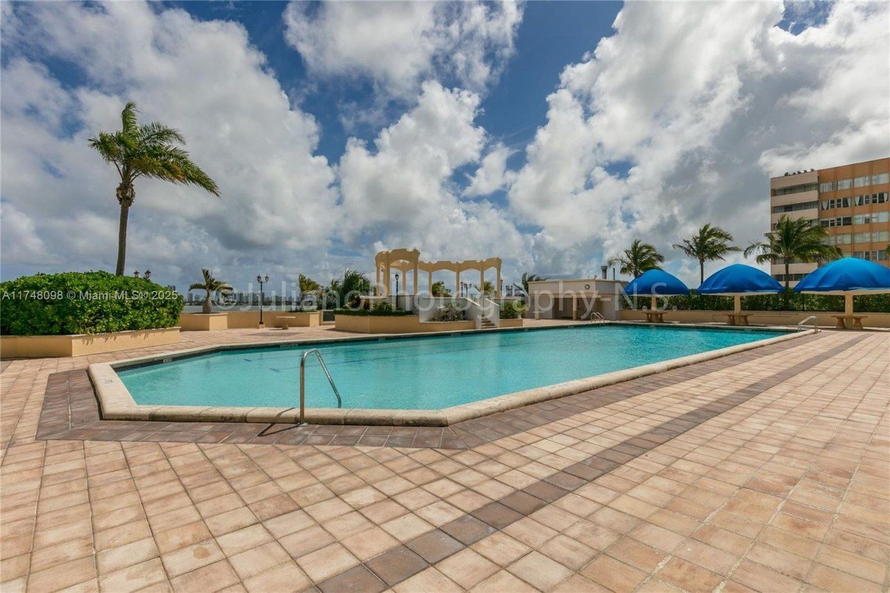 7601 E Treasure Dr, Unit 1108, North Bay Village, FL 33141 Photo