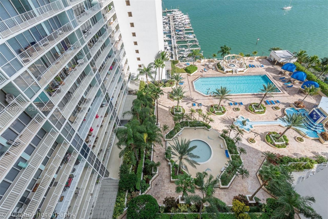 7601 E Treasure Dr, Unit 1108, North Bay Village, FL 33141 Photo