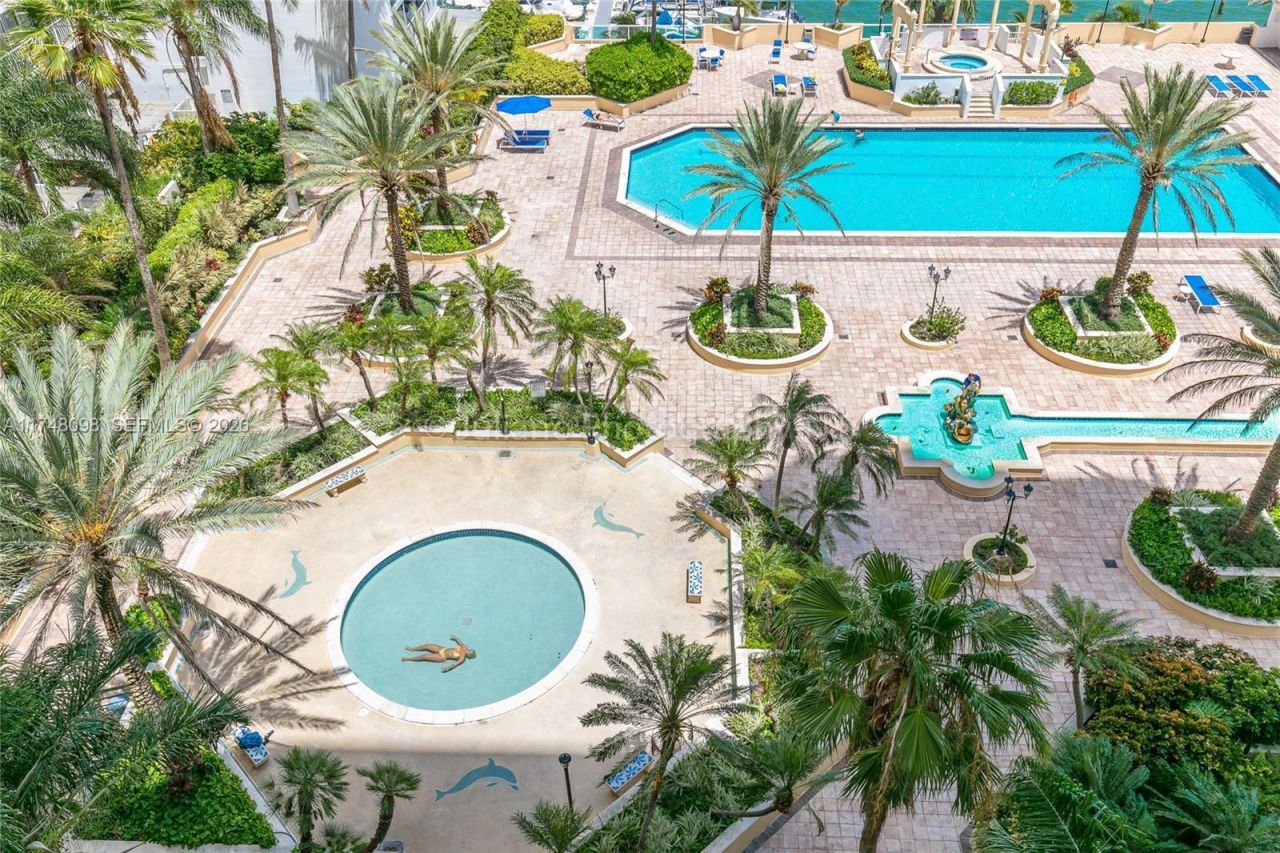 7601 E Treasure Dr, Unit 1108, North Bay Village, FL 33141 Photo
