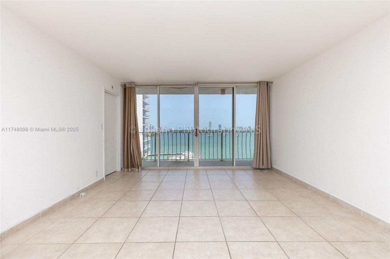 7601 E Treasure Dr, Unit 1108, North Bay Village, FL 33141 Photo