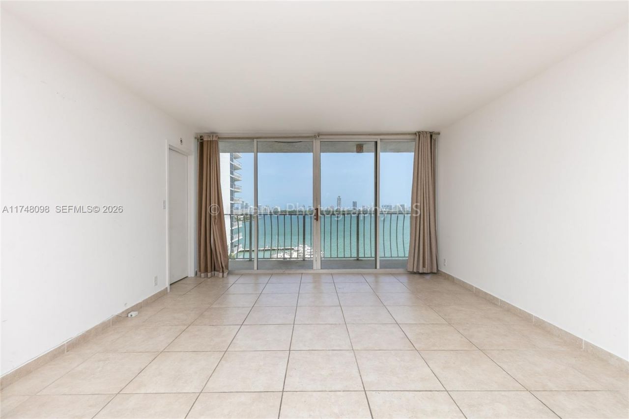 7601 E Treasure Dr, Unit 1108, North Bay Village, FL 33141 Photo