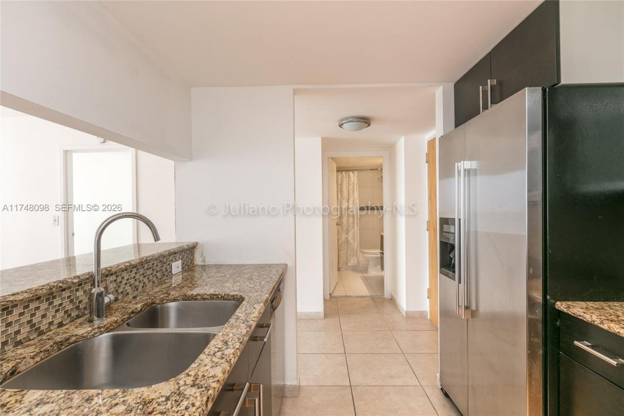 7601 E Treasure Dr, Unit 1108, North Bay Village, FL 33141 Photo