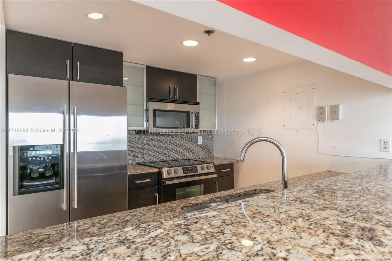 7601 E Treasure Dr, Unit 1108, North Bay Village, FL 33141 Photo