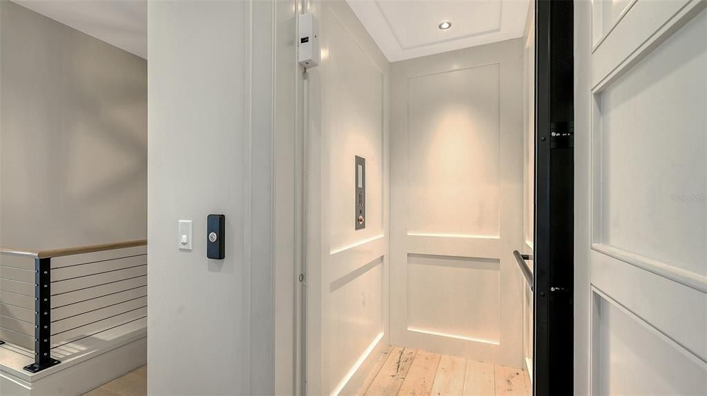 1300 Tangier Way, Sarasota, FL 34239 Photo