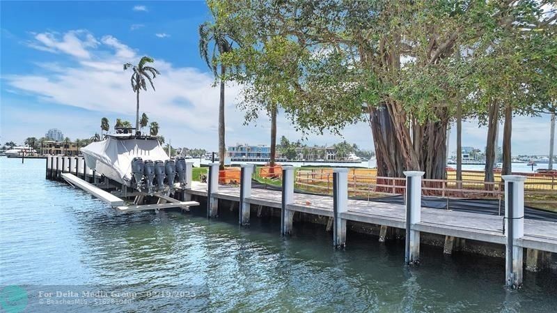 1818 SE 10th St, Fort Lauderdale, FL 33316 Photo