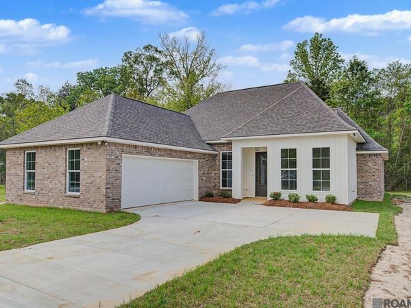 21117 April Ln, Livingston, LA 70754