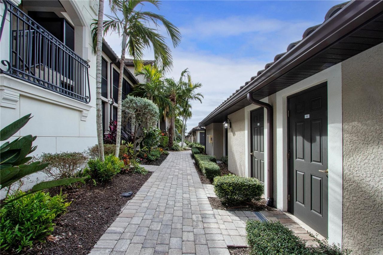 5548 Palmer Circle, Unit 102, Bradenton, FL 34211 Photo